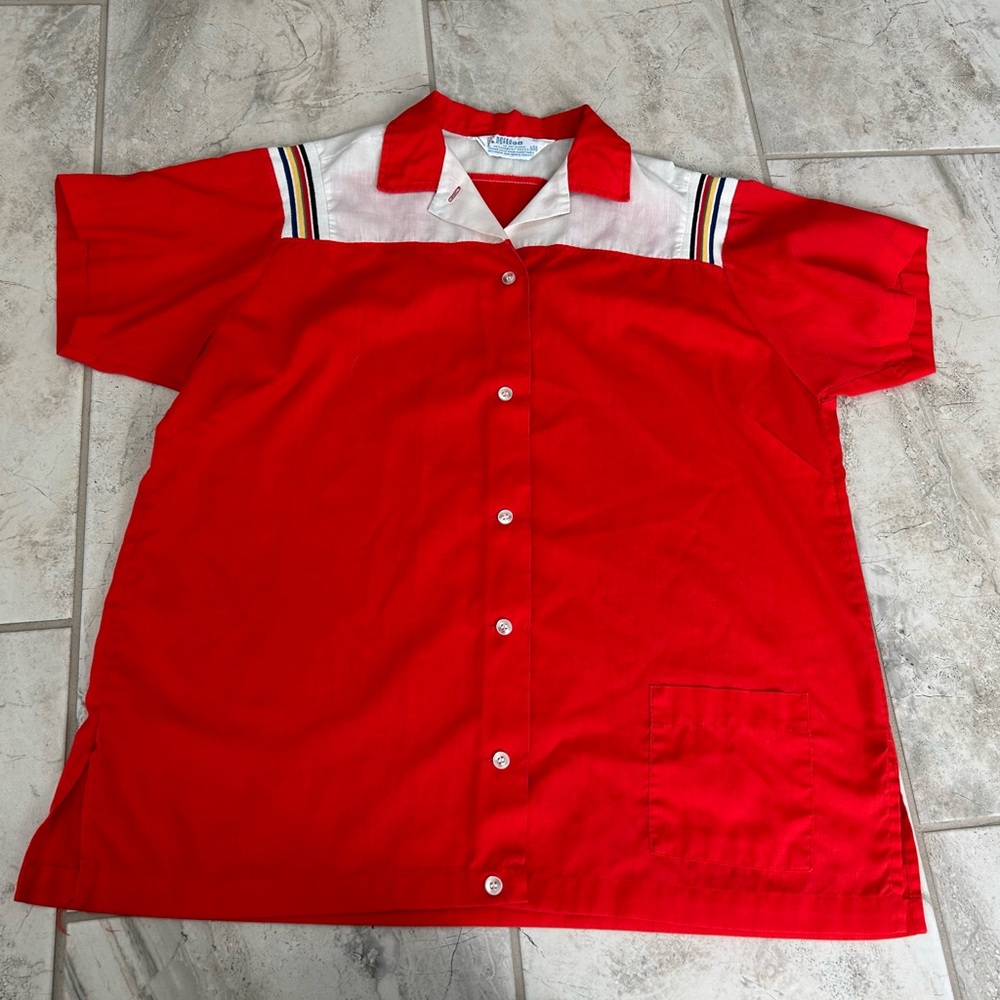 Vintage Hilton Button Down Bowling Shirt
Retro 60’s
Red White Rainbow Stripe
40